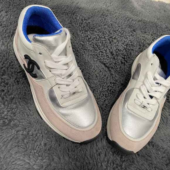 Channel sneakers - Picture 2 of 5